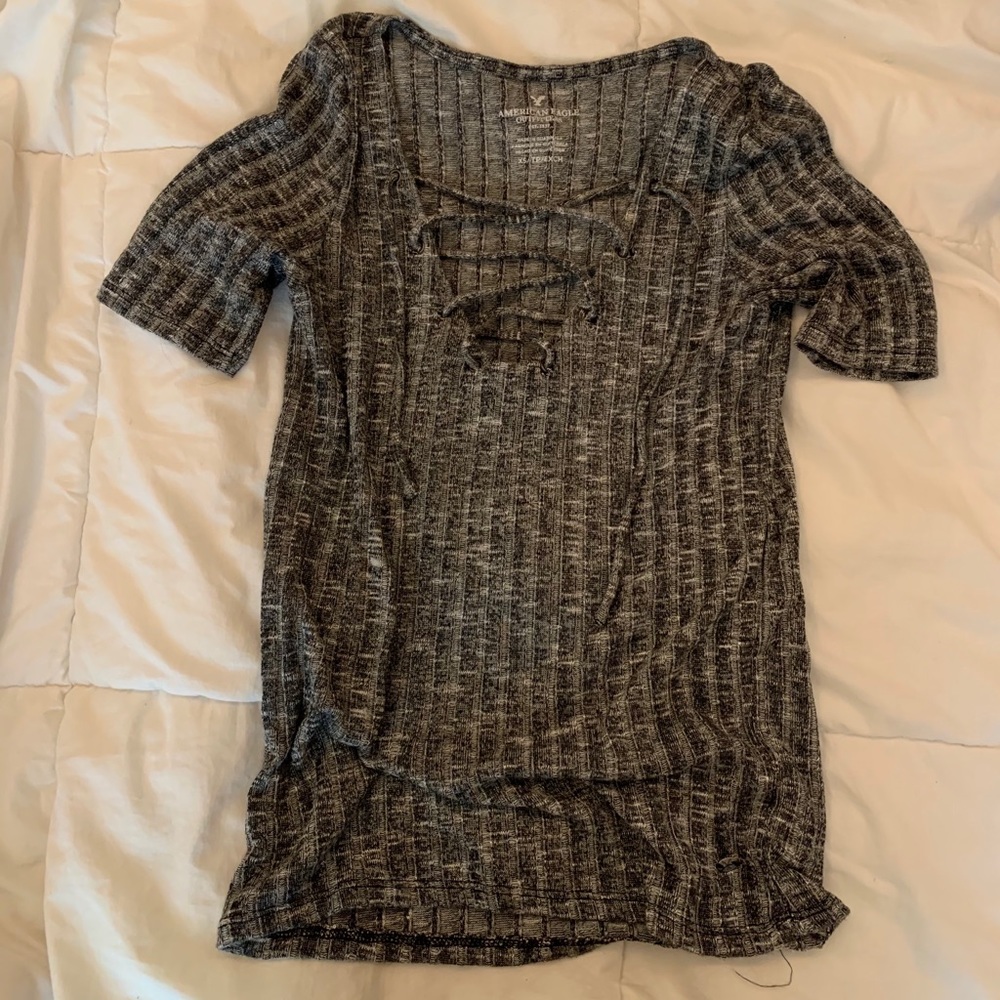 Short sleeve criss cross